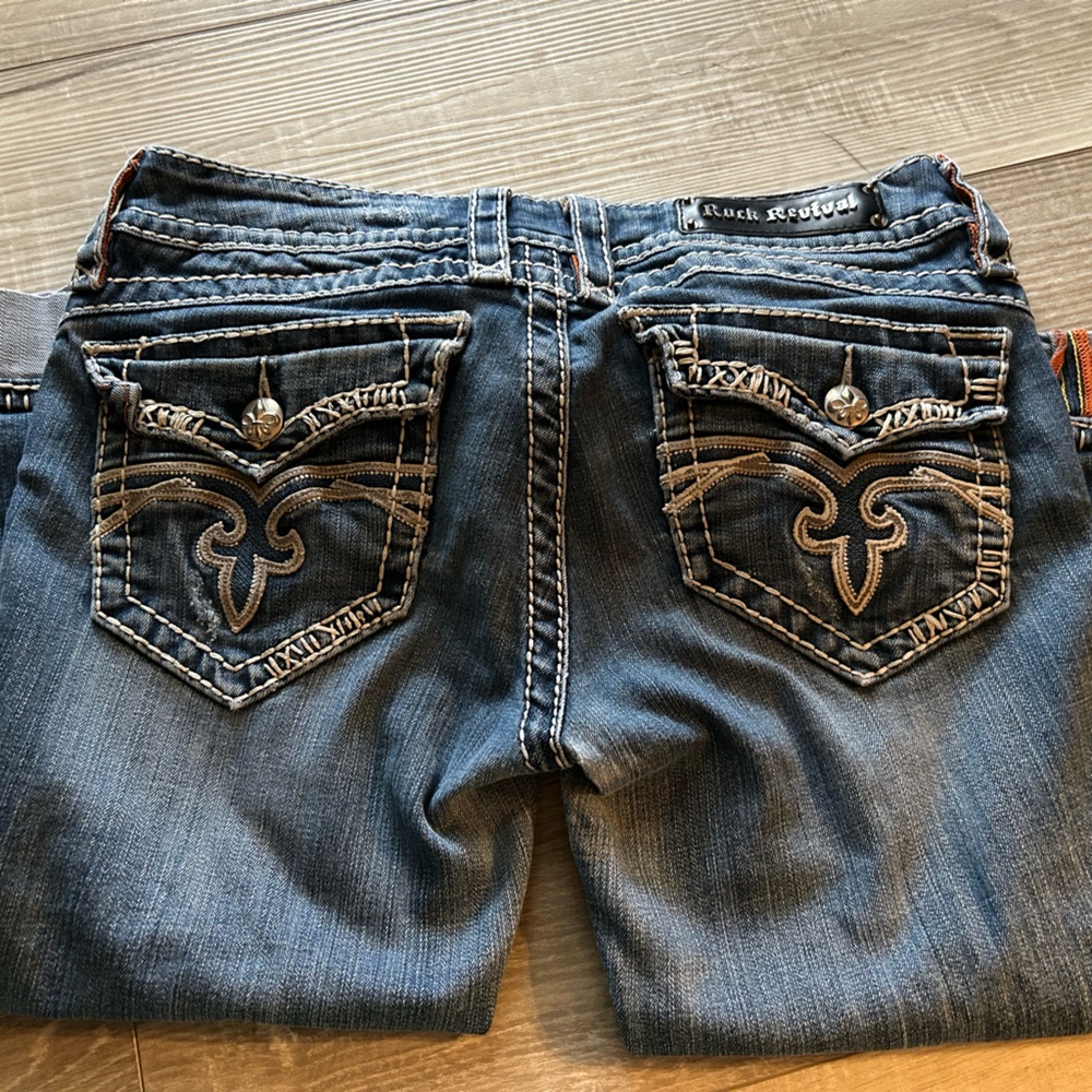 Women’s Size 30 Rock Revival Capris